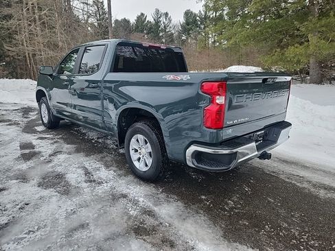 Used 2025 Chevrolet Silverado 1500 LT image 3