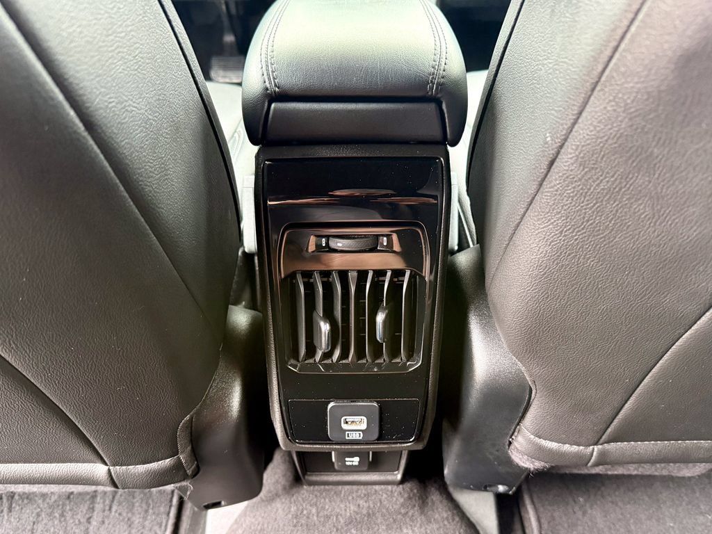 Used 2025 Jeep Compass Limited AWD/4WD image 33