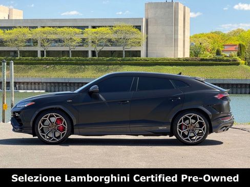 Used 2023 Lamborghini Urus Performante AWD/4WD image 2