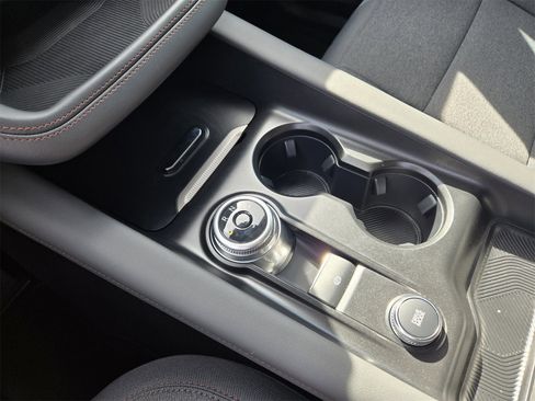 Used 2025 Ford Explorer Active image 17