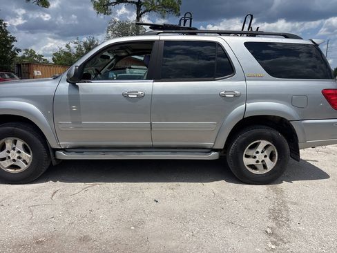 Used 2001 Toyota Sequoia Limited AWD/4WD image 3