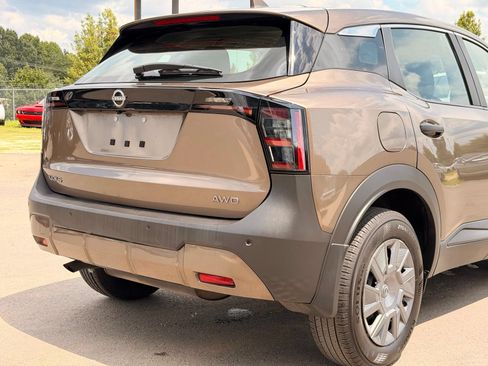 Used 2025 Nissan Kicks S AWD/4WD image 5