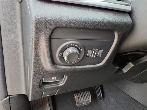 New 2025 Jeep Grand Cherokee L Altitude RWD image 15