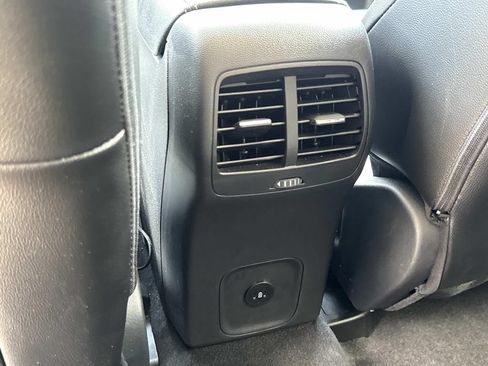 Used 2025 Ford Escape Platinum w/ Premium Technology Package AWD/4WD image 18