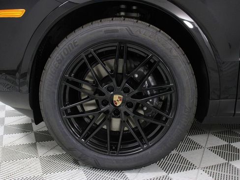 New 2026 Porsche Cayenne Coupe image 17