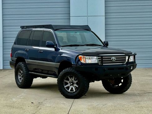Used 2005 Toyota Land Cruiser AWD/4WD image 1
