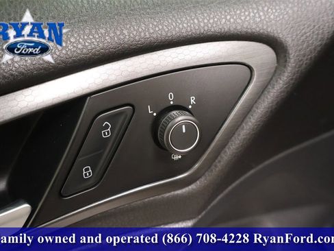 Used 2019 Volkswagen GTI SE image 29