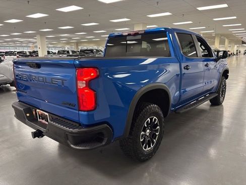 Used 2024 Chevrolet Silverado 1500 ZR2 w/ Technology Package image 8