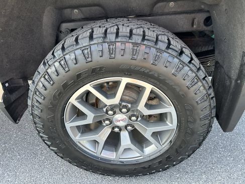 Used 2022 GMC Canyon AT4 AWD/4WD image 10