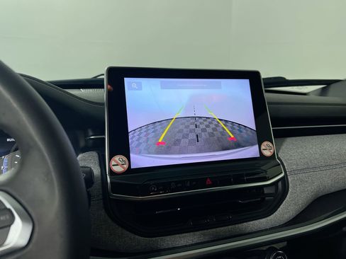 Used 2024 Jeep Compass Latitude image 26