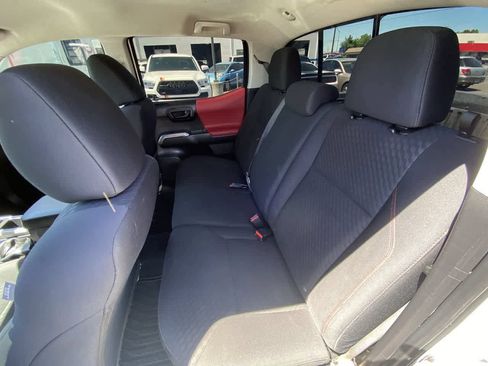 Certified 2022 Toyota Tacoma SR5 AWD/4WD image 21