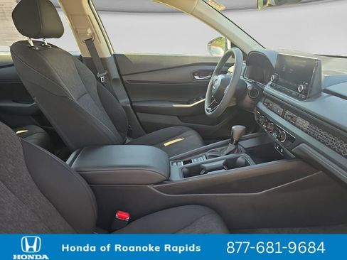 Used 2025 Honda Accord LX image 17