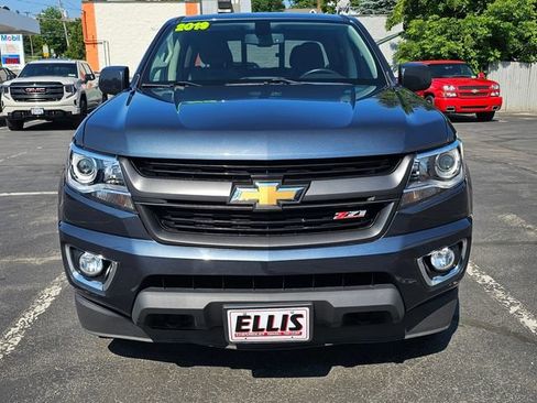Used 2019 Chevrolet Colorado Z71 AWD/4WD image 2
