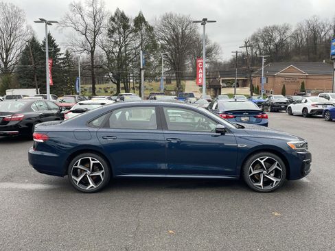 Used 2021 Volkswagen Passat 2.0T R-Line FWD image 2