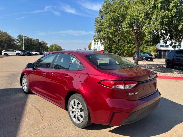 Used 2025 Toyota Corolla LE FWD image 7