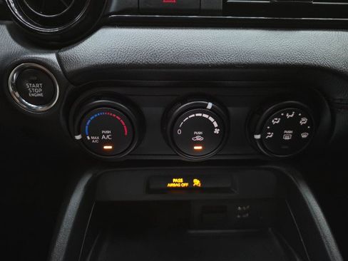 Used 2016 MAZDA MX-5 Miata Club RWD image 24