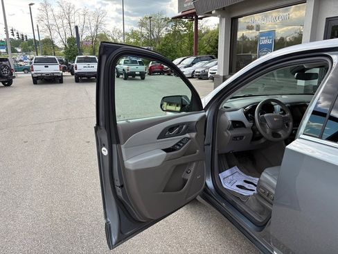 Used 2019 Chevrolet Traverse Premier w/ LPO, Floor Liner Package AWD/4WD image 10