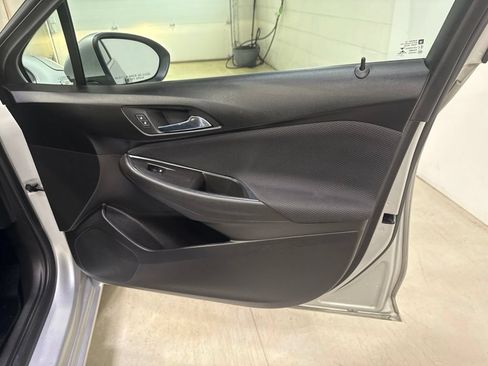 Used 2017 Chevrolet Cruze LT FWD image 38