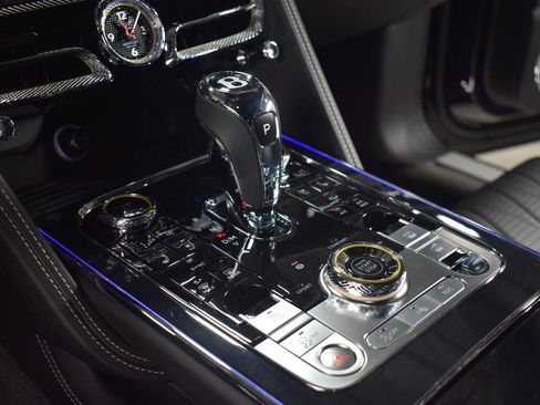 Certified 2020 Bentley Flying Spur W12 image 34