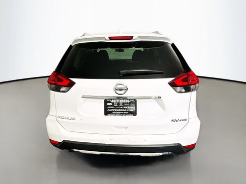 Used 2017 Nissan Rogue SV AWD/4WD image 6