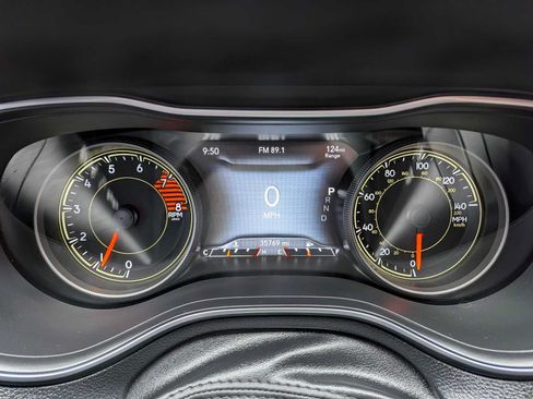 Used 2022 Jeep Cherokee Trailhawk AWD/4WD image 26