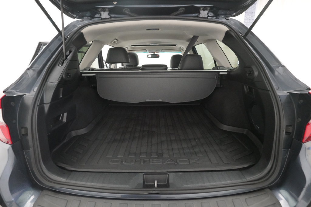 Used 2016 Subaru Outback 2.5i Limited AWD/4WD image 10