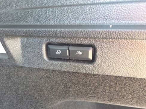 Used 2022 Lincoln Corsair AWD w/ Premium Package image 12