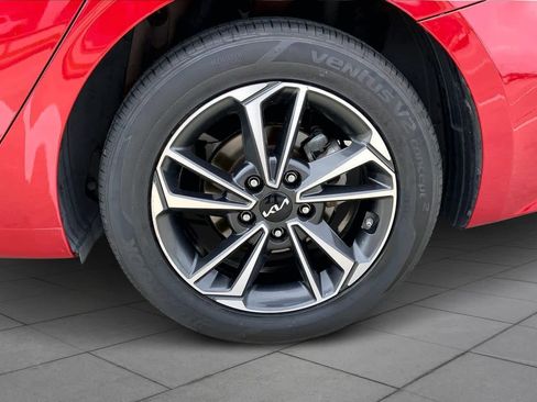 Used 2022 Kia Forte LXS w/ LXS Technology Package image 11