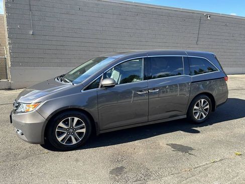 Used 2015 Honda Odyssey Touring image 8