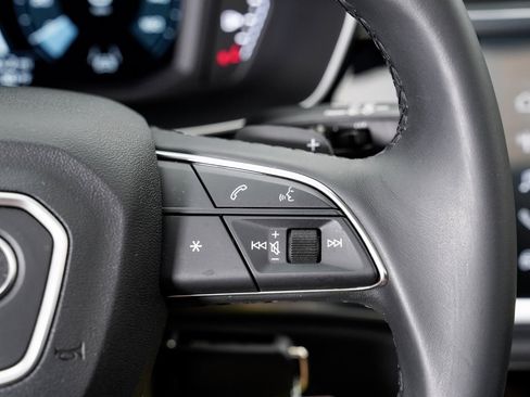 Certified 2025 Audi Q3 2.0T Premium image 12