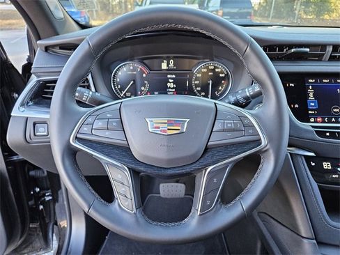 Used 2025 Cadillac XT5 Premium Luxury image 25