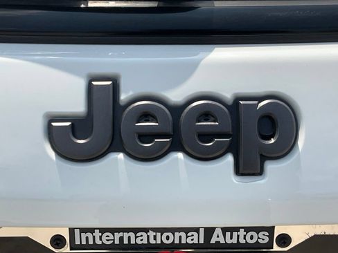 Used 2022 Jeep Compass High Altitude AWD/4WD image 35