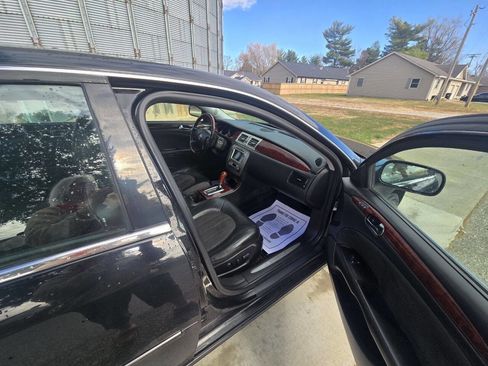 Used 2009 Buick Lucerne Super image 10