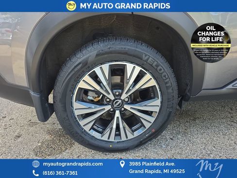Used 2023 Nissan Rogue SV AWD/4WD image 32