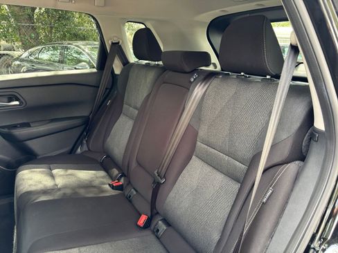 Used 2025 Nissan Rogue SV FWD image 39