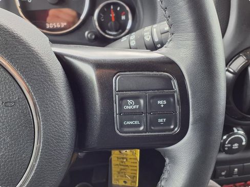 Used 2018 Jeep Wrangler Unlimited Rubicon AWD/4WD image 24