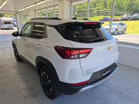 Used 2021 Chevrolet TrailBlazer LT w/ Premium Seating Package AWD/4WD image 3