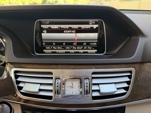 Used 2014 Mercedes-Benz E 350 Sedan image 19