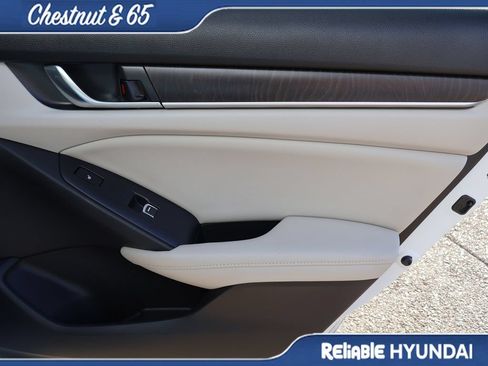 Used 2019 Honda Accord Touring image 11