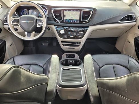 Certified 2020 Chrysler Pacifica Limited w/ Advanced Safetytec Group image 20