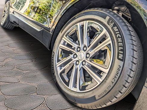 New 2026 Cadillac Lyriq Luxury image 7