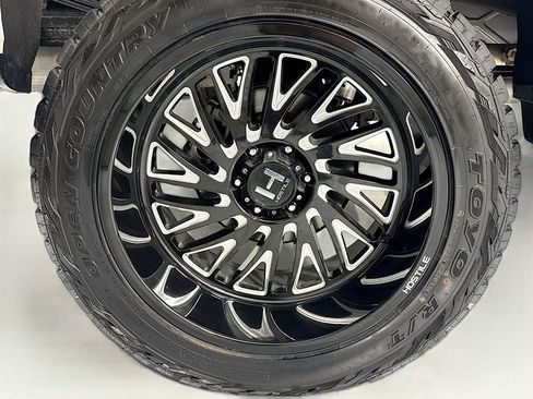 Used 2019 Chevrolet Silverado 1500 High Country w/ Technology Package image 34