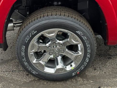 New 2026 RAM 1500 4x4 Crew Cab image 12