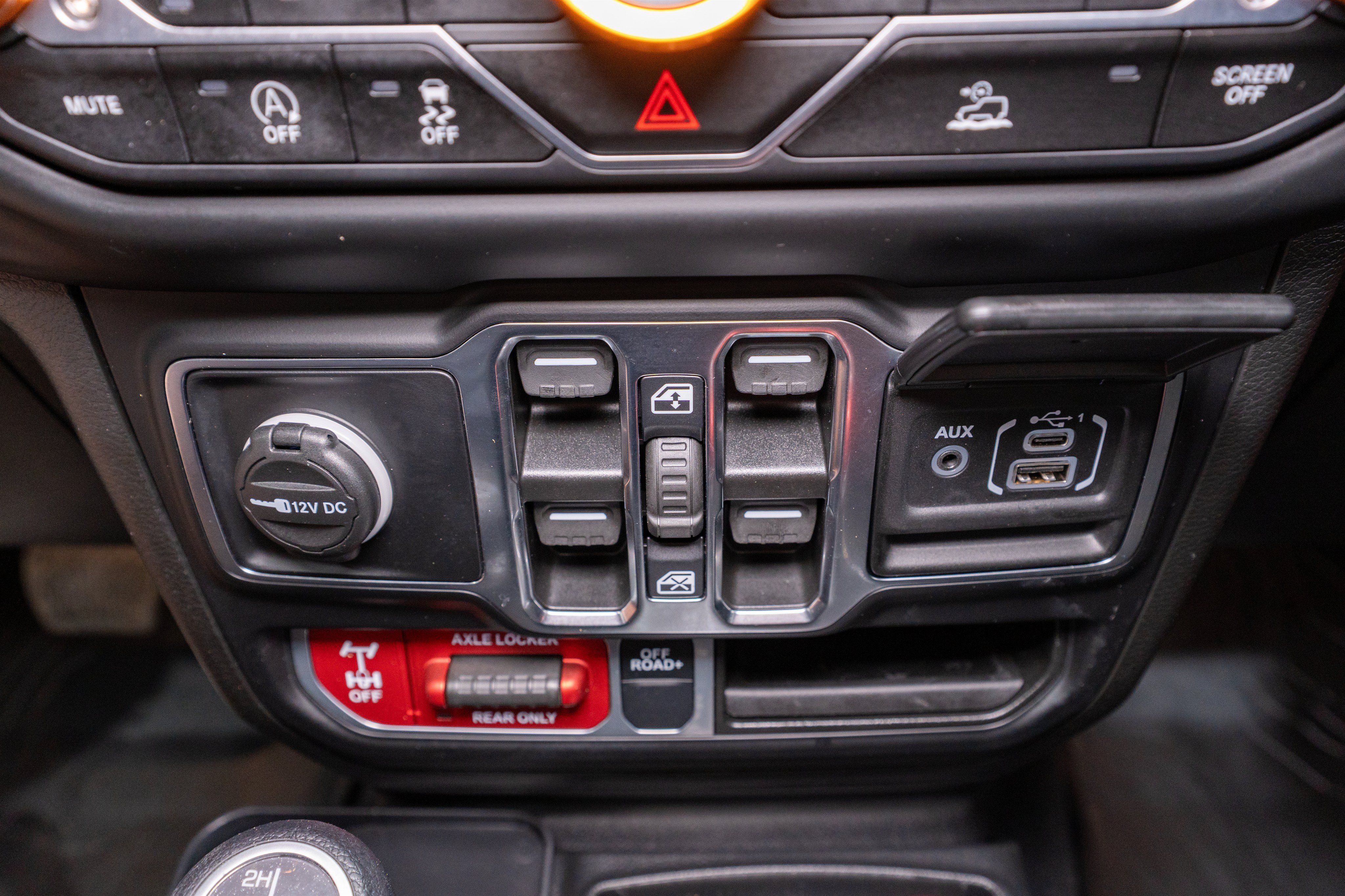 Used 2023 Jeep Gladiator Mojave w/ Cold Weather Group AWD/4WD image 23