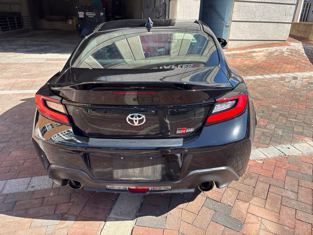 Used 2022 Toyota GR86 Premium w/ ALL Weather Mat Package (TMS) RWD image 4