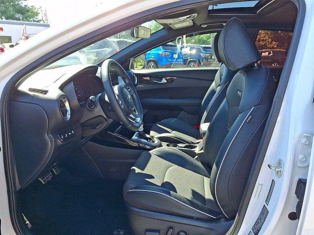 Used 2021 Kia Forte GT-Line w/ GT-Line Premium Package FWD image 7