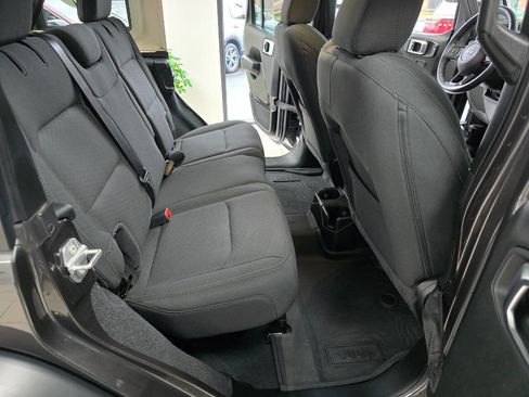 Used 2022 Jeep Wrangler Unlimited Sport image 22