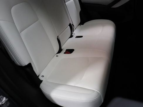 Used 2021 Tesla Model Y Long Range image 62