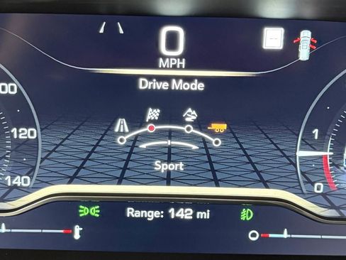 Used 2023 GMC Yukon XL SLT image 23