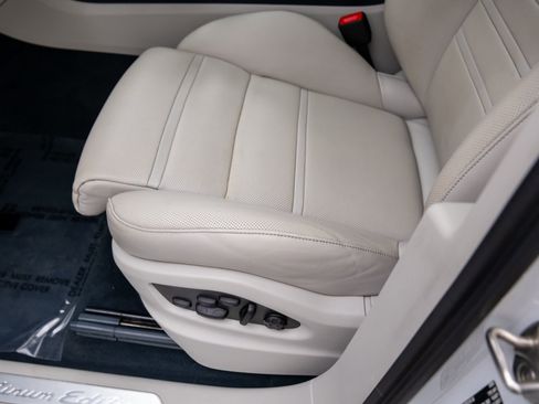 Certified 2023 Porsche Cayenne S image 15